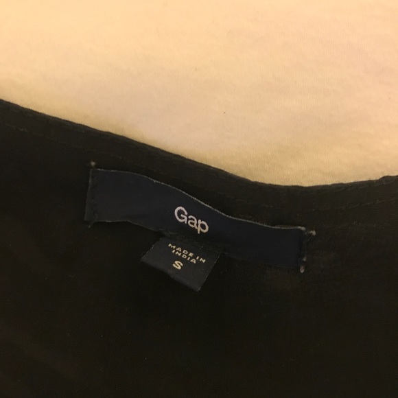 Gap Tank Size Small - Picture 2 of 4